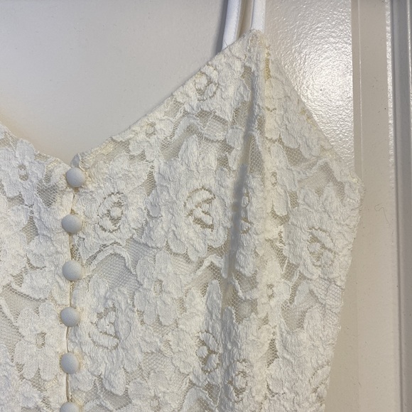 Lace button crop top - Picture 3 of 5